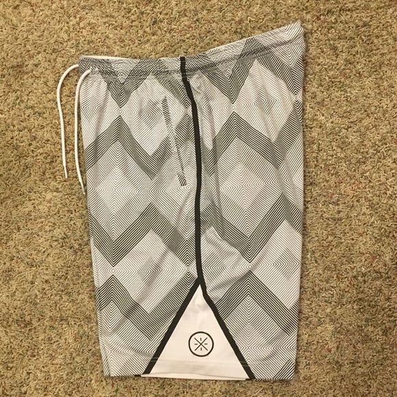 LI-NING MENS DWAYNE WADE BASKETBALL SHORTS - Picture 3 of 6